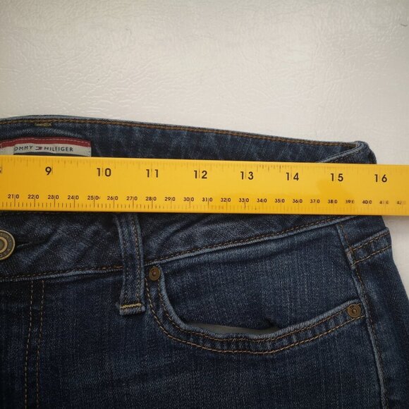 Tommy Hilfiger Ladies Size 10 Curve Straight Leg Medium Wash Blue Jeans - Picture 9 of 11